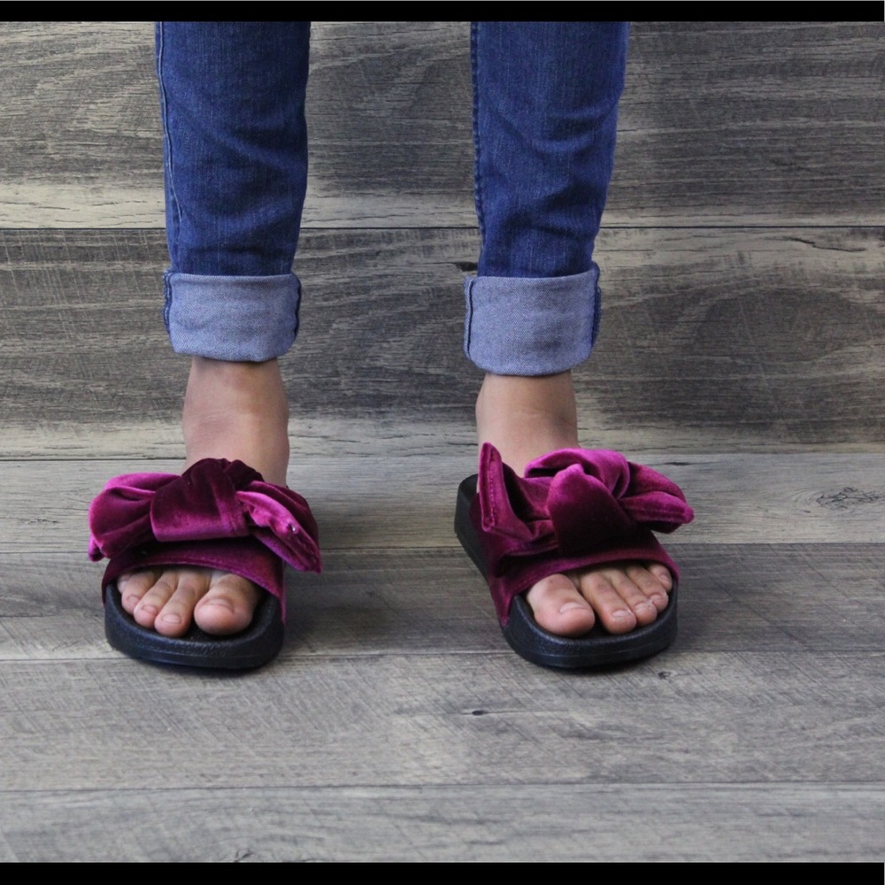SALE!!!! Burgundy Bow Sliders 🎀 - Picture 4 of 6